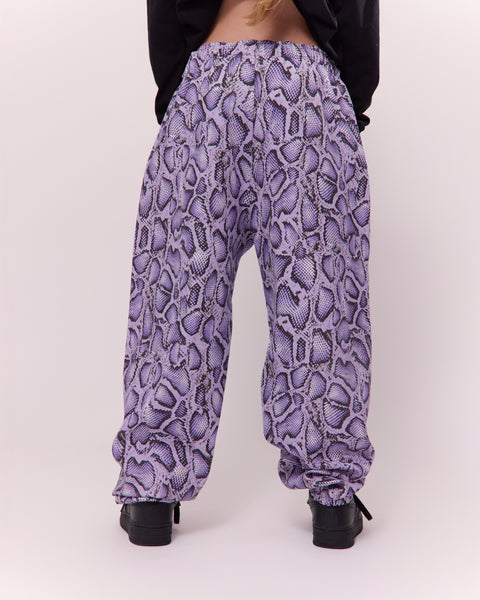 KNDRCK unikat joggerke - lavender leopard
