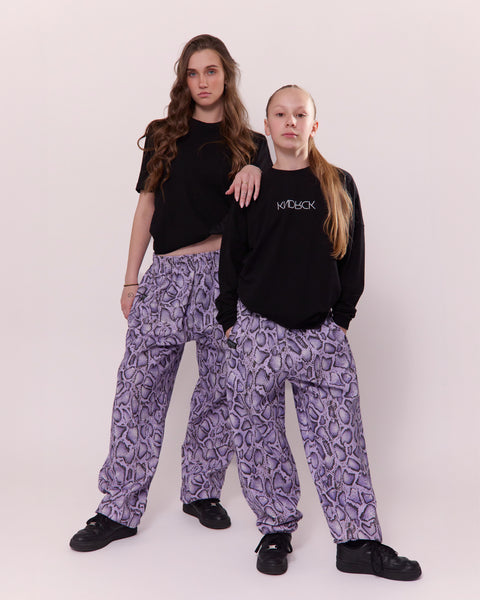 KNDRCK unikat joggerke - lavender leopard